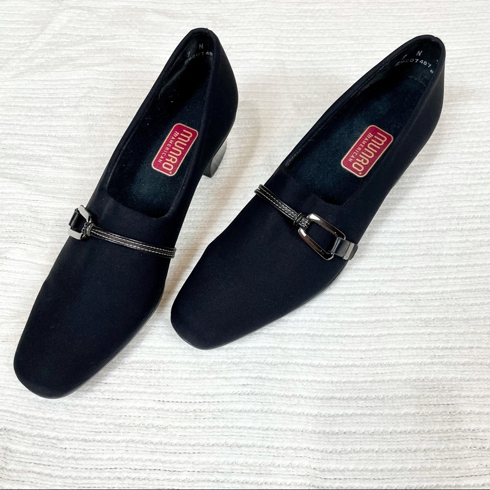 Munro American Cindi Block Heel Pump size 7N